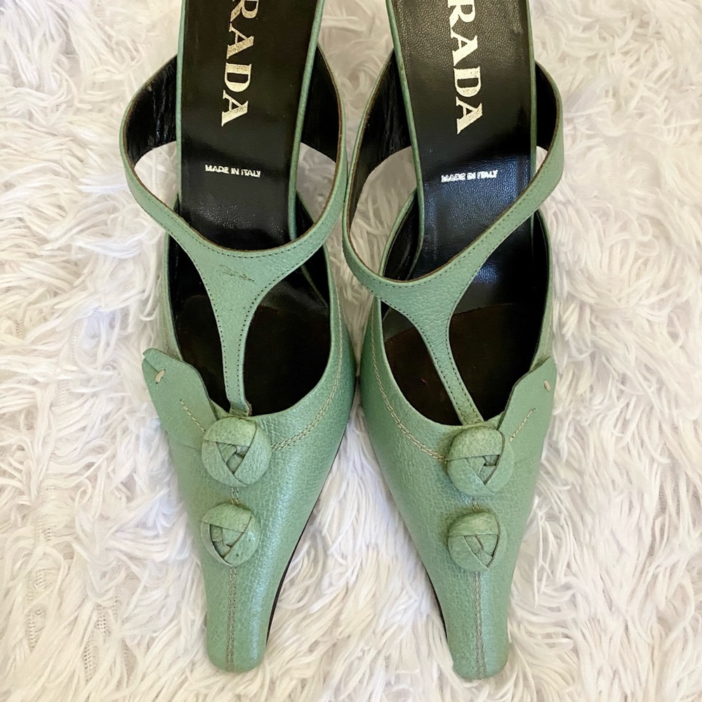 Beautiful authentic Prada kitten heels size 38